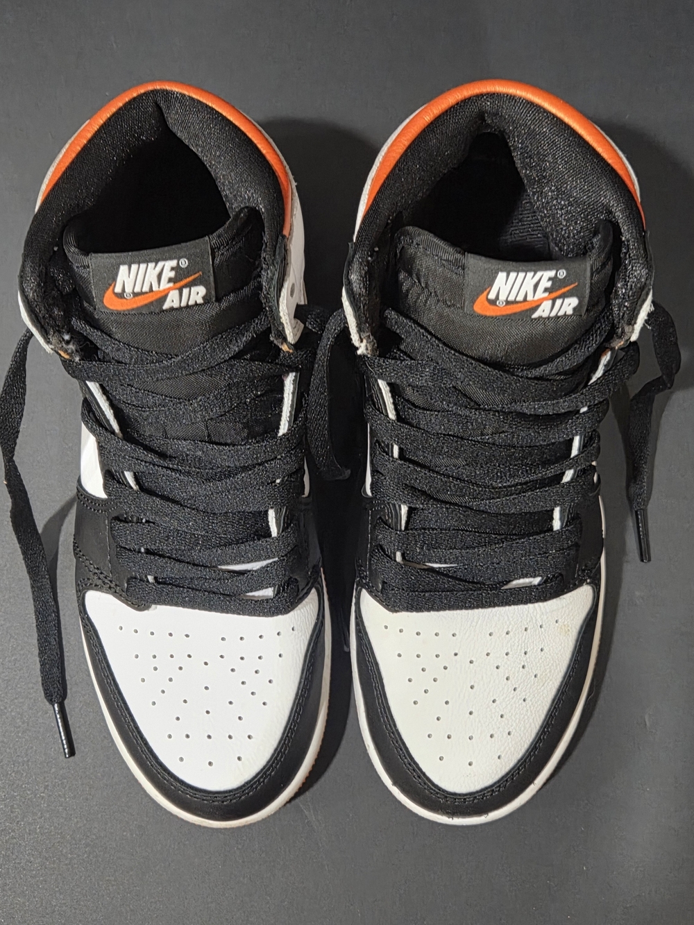 Air Jordan 1 Retro High OG Electro Orange - Youth 5Y / Women's 6.5 - Picture 3 of 9